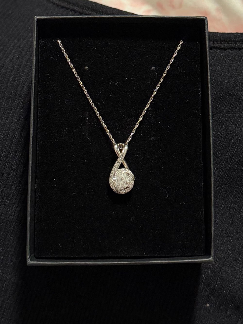 Kay Jewelers Silver Sparkling Pendant Necklace